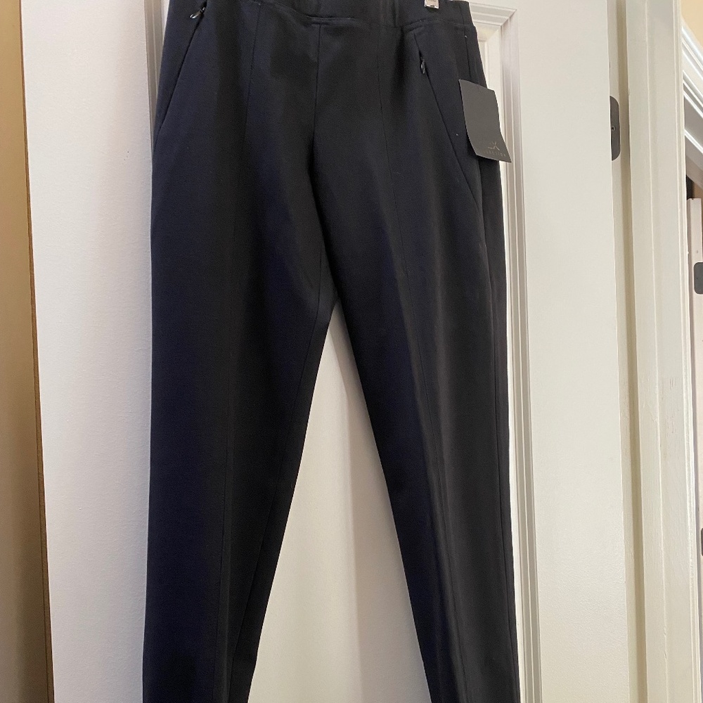 Black pants, perfect for travel, work, pull on, 2 zip front pockets